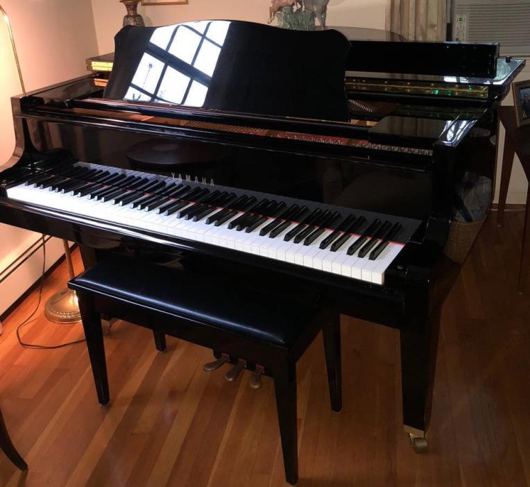 Yamaha Baby Grand 5' - Ebony - Excellent condition