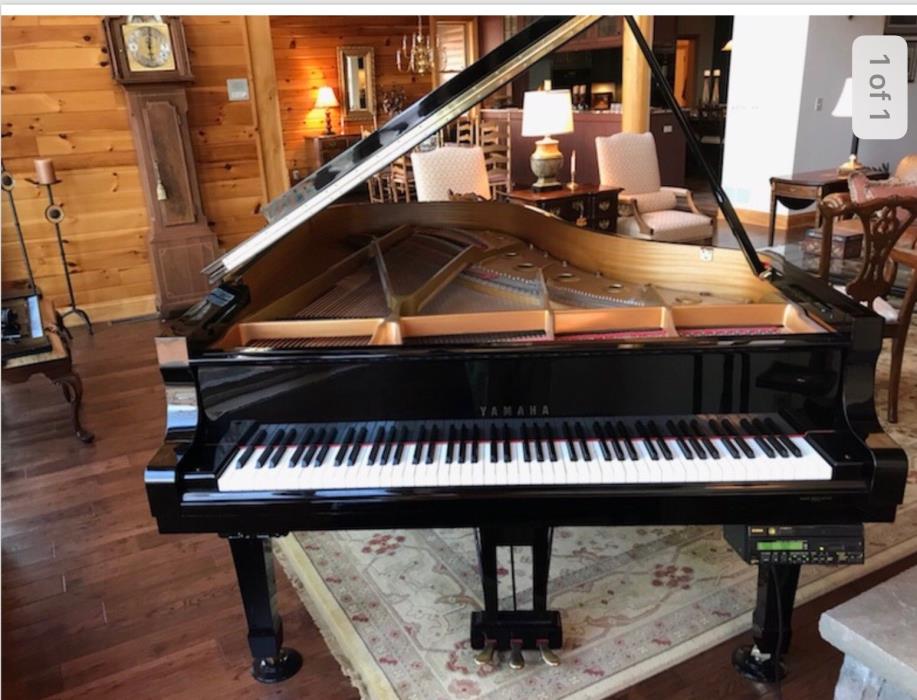 Stunning showroom ready Yamaha C6 Grand Piano Polished Ebony Made 2002 in Japan