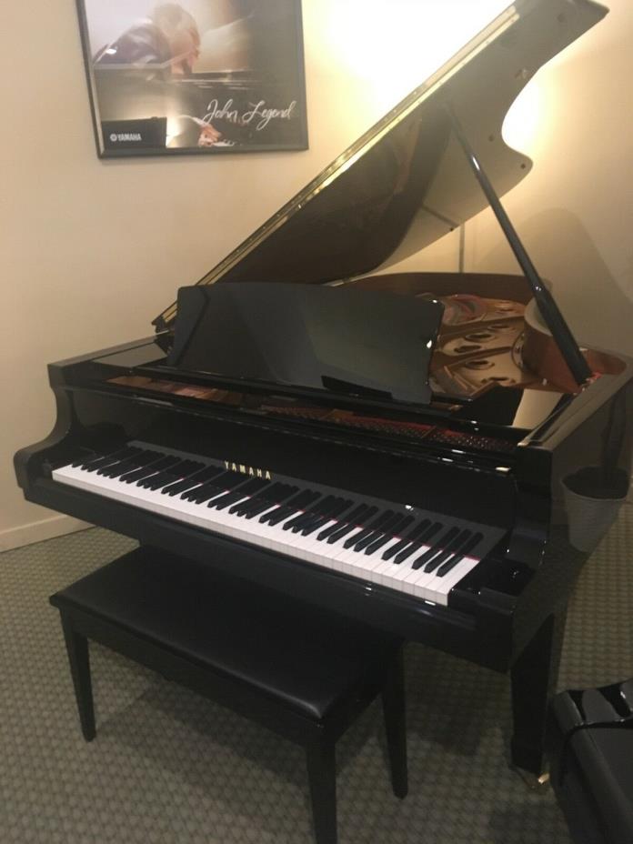 Yamaha C7 Grand Piano Polished Ebony