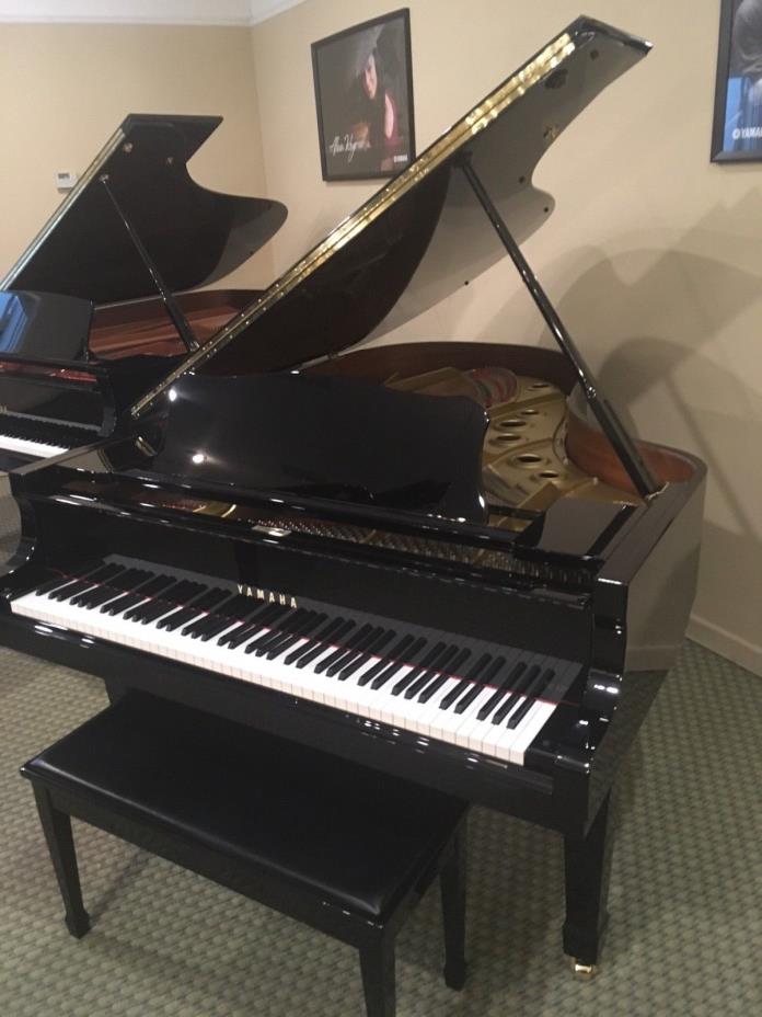 Yamaha C5 Grand Piano Polished Ebony
