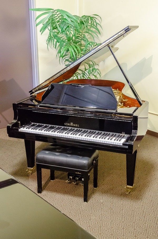 Schimmel 208 Grand Piano Polished Ebony