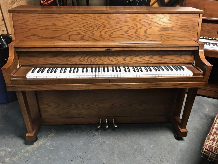 YAMAHA P202 (P22)  PIANO -  Walnut - Pristine