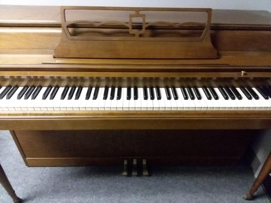 Wurlitzer Walnut Finish Spinet Piano