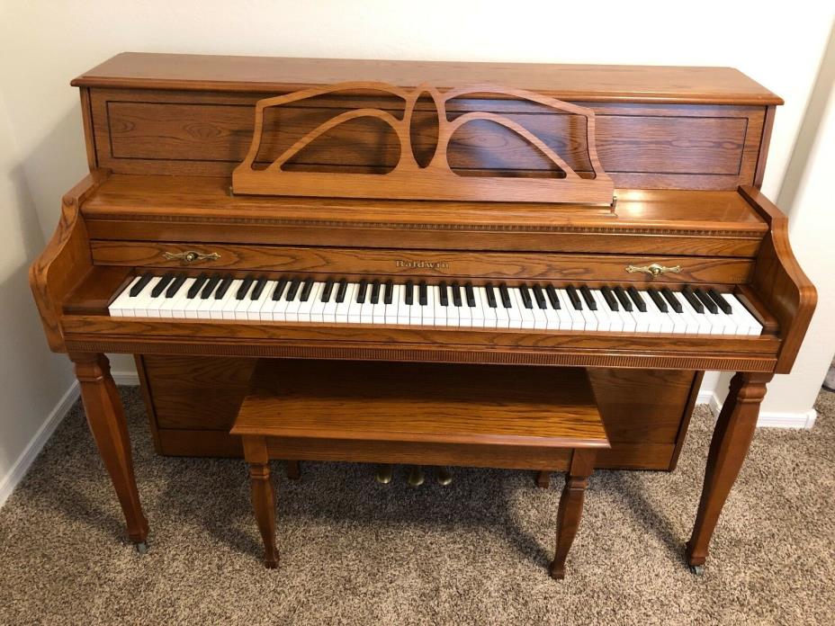 BALDWIN UPRIGHT PIANO