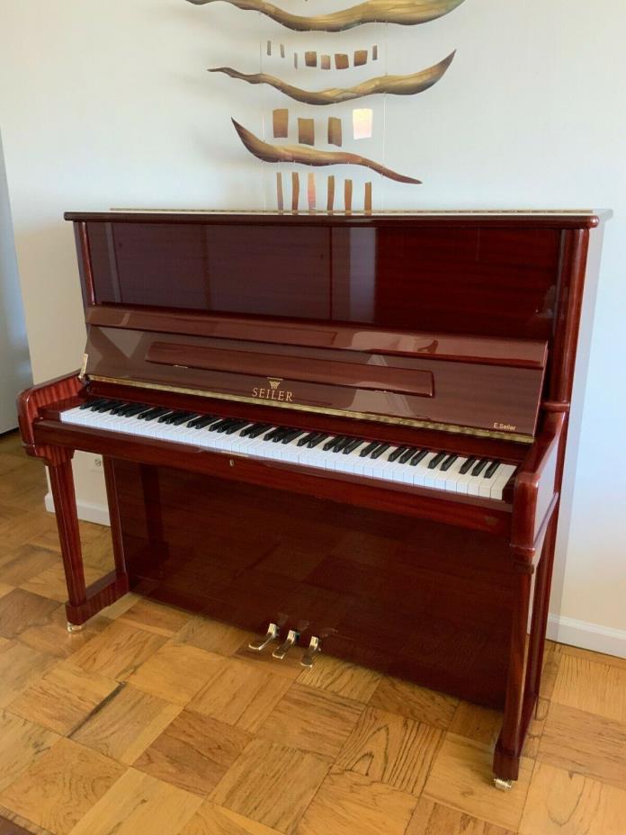 Upright Piano Seiler ED 132  Mahogany Gloss Lightly used $6900 Bargain price