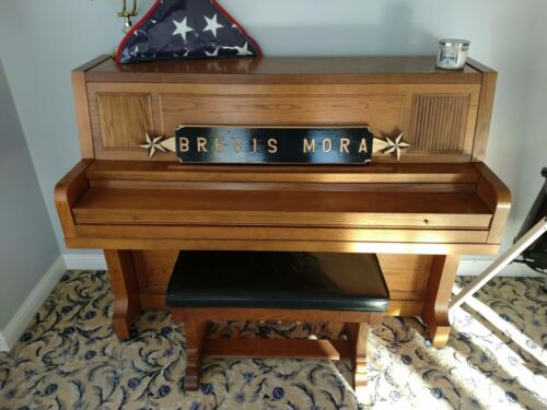 Everett Satin Oak Chapel studio upright piano w Bench 45