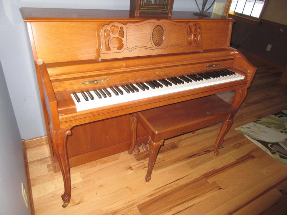 Wurlitzer Upright Piano Model 2245 Oak Music Excellent Condition W/ Bench