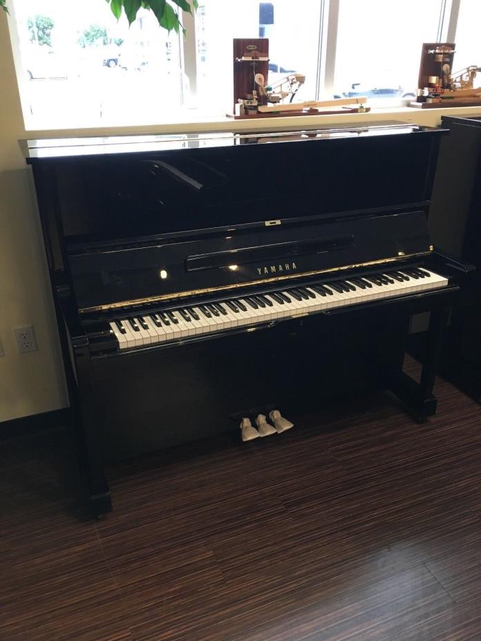 Yamaha U1 Upright Piano Polished Ebony