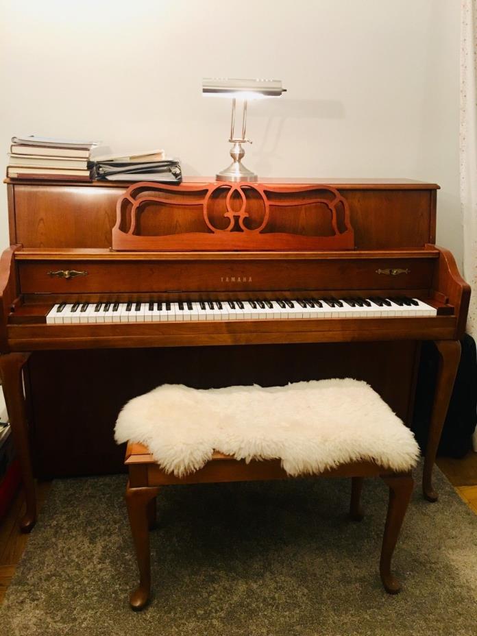 YAMAHA M500 Upright Console Piano