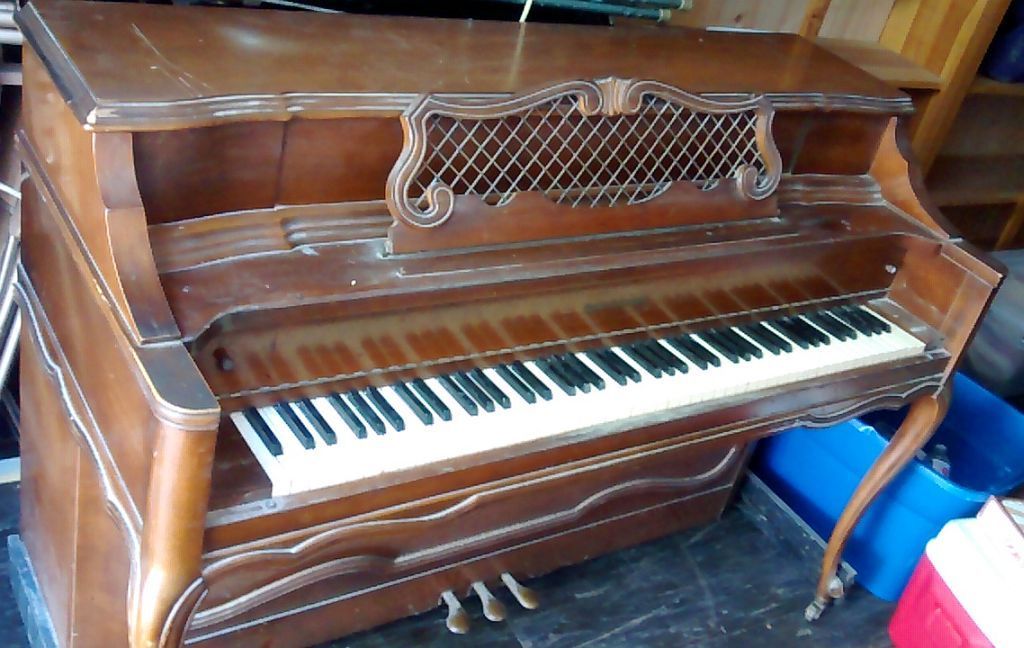 Spinet Piano  Kohler and Campbell