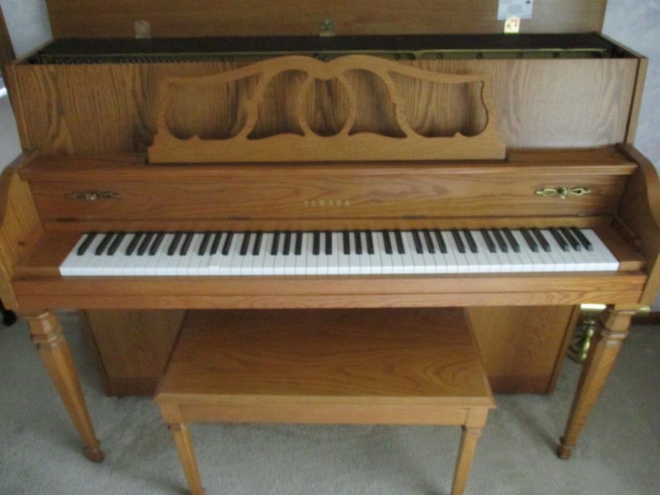 YAMAHA M500F Upright  Light Oak Acoustic Piano w/bench MINT COND!