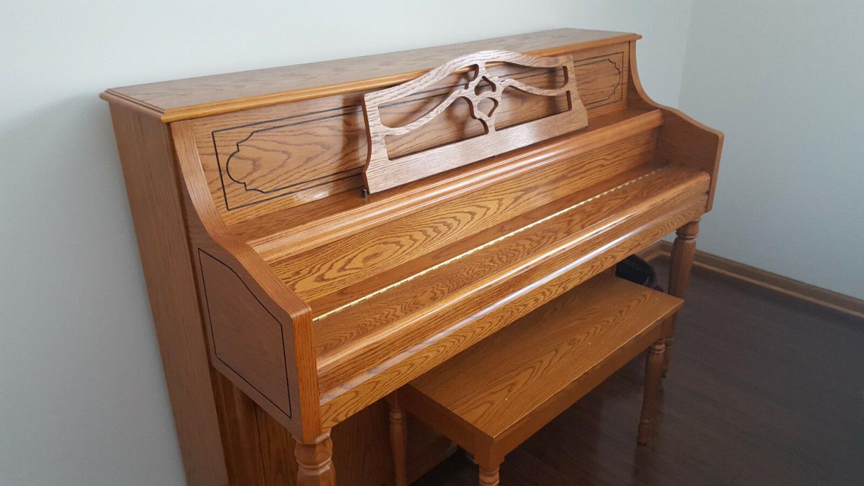 Samick JS-143 Console Piano (with bench)