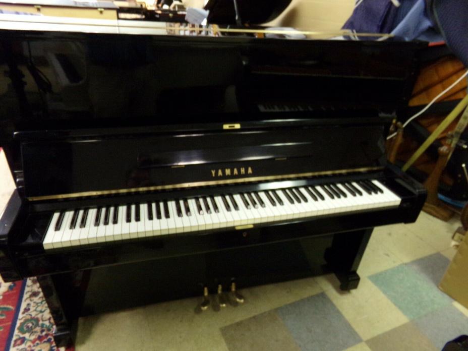Yamaha Professional upright Piano
