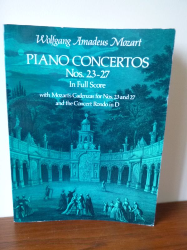 Mozart Piano Concertos Nos 23-27 in Full Score (paperback, 1978)