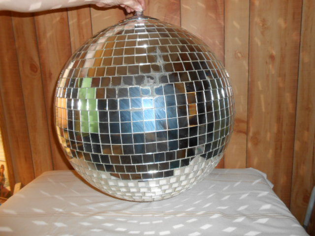BIG VINTAGE DISCO MIRROR BALL 1970s  ROLLERRINK