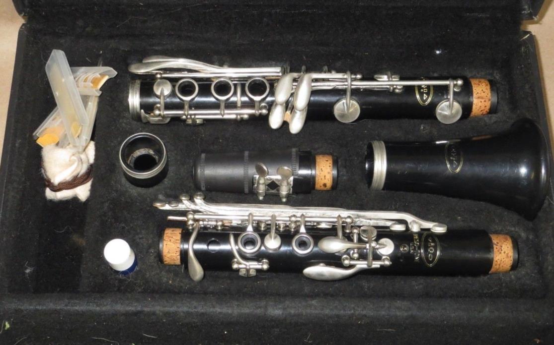 VITO Reso-Tone USA No 3 Clarinet with Carry Case- Nice Condition!