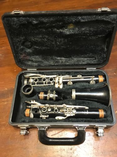Yamaha 20 Clarinet, Very Good Condition . Ready to play. Yamaha Black Hard-Case