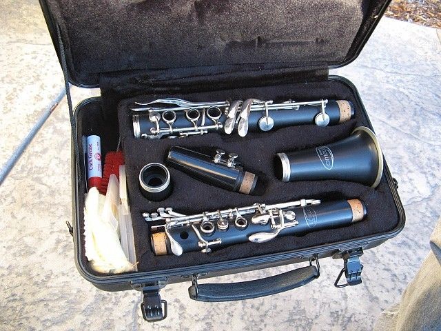 Selmer Omega Clarinet Outfit In Great Shape