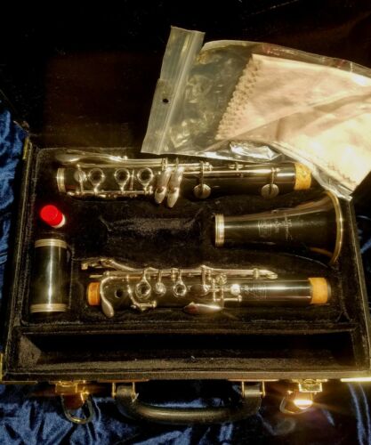 Vintage Selmer clarinet model 577 Bundy USA. Fully overhauled. Excellent horn.