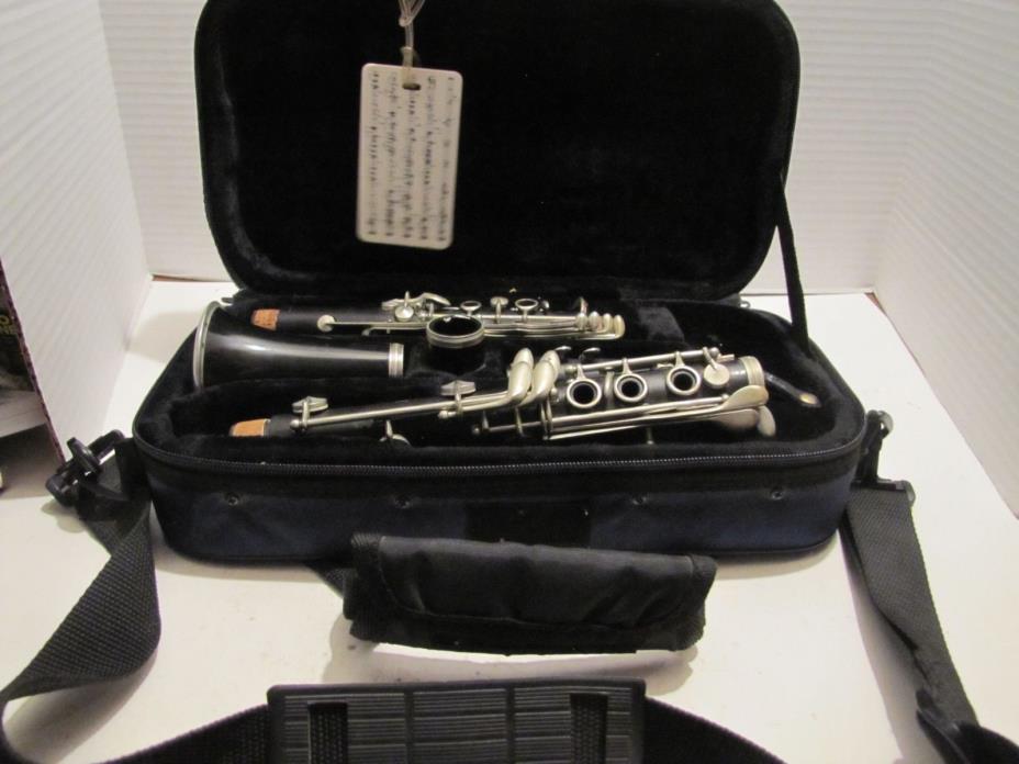 VINTAGE MARCEL DELEAU WOOD CLARINET FRANCE IN SOFT CLOTH CASE USED READ