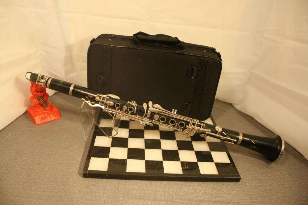 Vito V-40 Beginner Clarinet in New Case with Brilhardt Mouthpiece