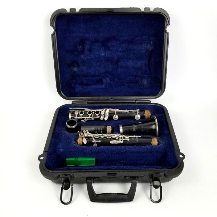 Selmer USA CL300 Beginner Clarinet with Case Mouthpiece Reed Case Bb