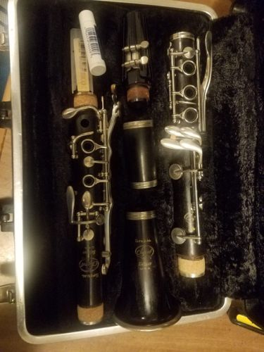 Selmer Signet Special all wood clarinet made in USA. Reconditioned / New pads.