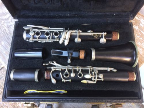 Selmer USA Signet 100 All Wood Clarinet W Case
