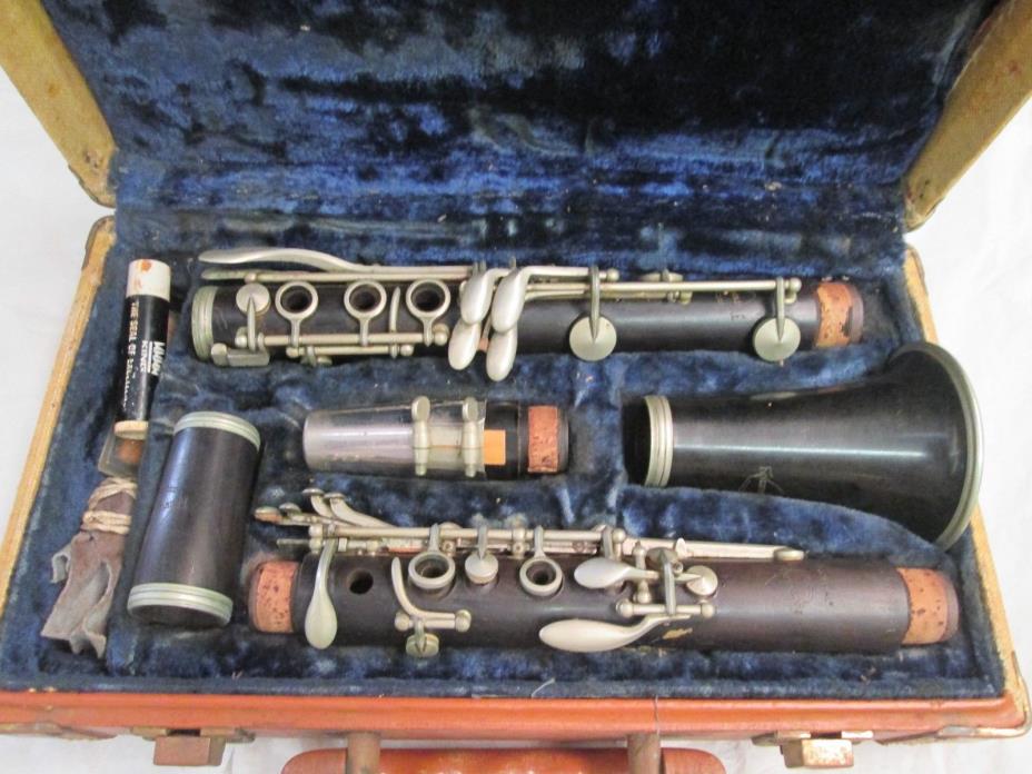 vintage Noblet special Leblanic Paris Normandy wooden clarinet w case 2989A