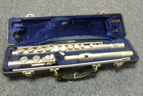 Rare early serial Armstrong Flute Model 100 with hard case - Elkhart, Indiana