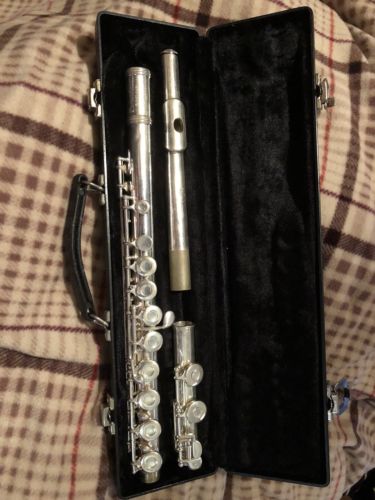 Gemeinhardt 2sp flute with case