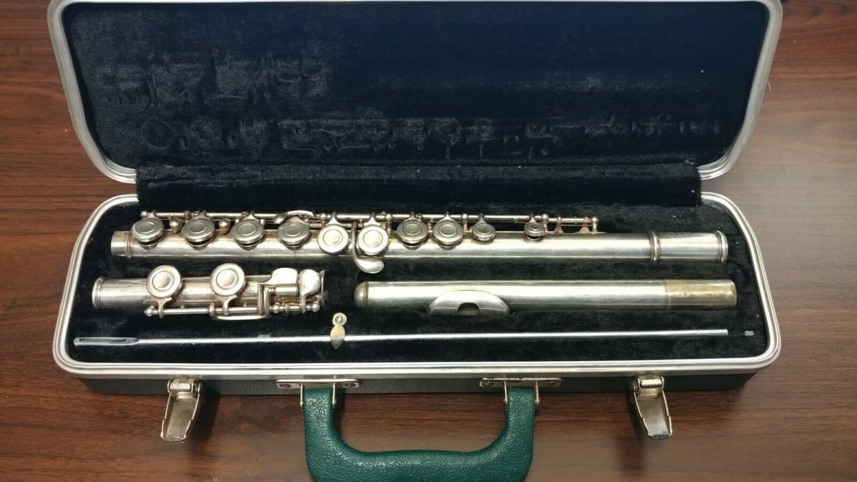 Artley 18-0 Standard Flute Nickel Silver Closed Hole 1962 Vintage with Case