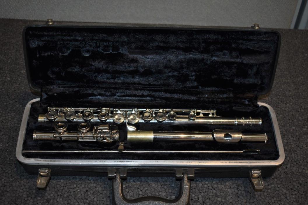 Selmer Bundy Closed Hole Flute in Hard Case Made in U.S.A.