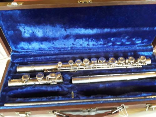 C. G.  Conn flute Elkhart, Inc New York 6908 CG Conn C G Conn