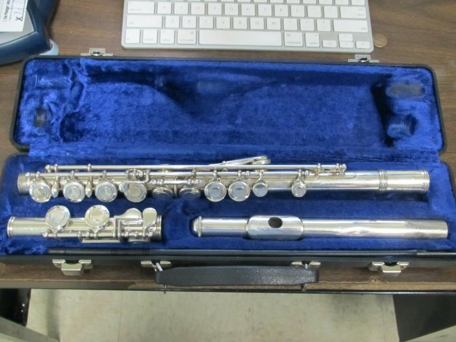 Selmer FL302 Flute in Case