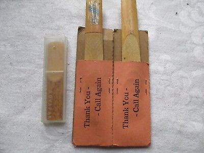 FOUR [4] WOODEN RICO ROYAL REEDS. 1 1/2-2-2 1/2. + 1 V-2 Reed