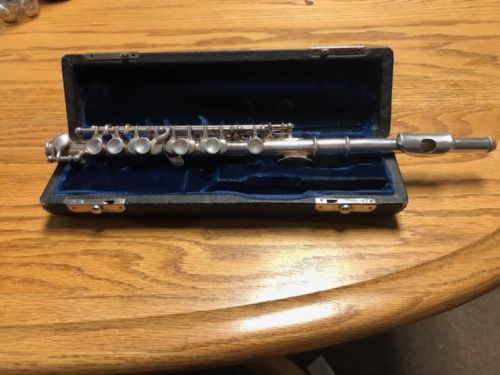 Artley Elkhart Piccolo Silver w/ case