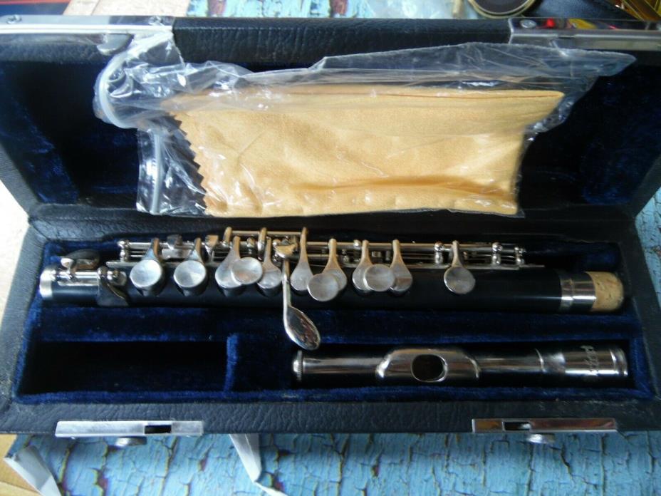 Oxford Piccolo with leather case Estate Purchase Item #GR8