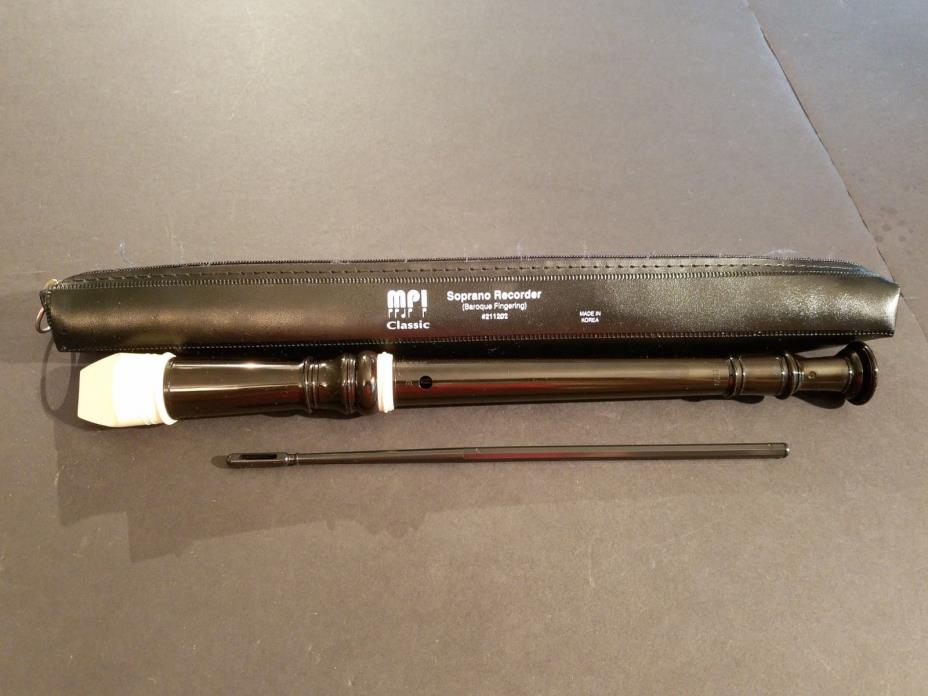 Soprano Recorder | Baroque Fingering System | #211202 MPI Classic & Leather Bag