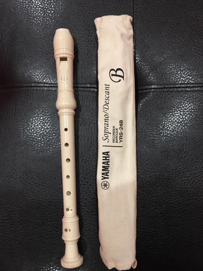 Yamaha YRS-24B Soprano Recorder with Baroque Fingering with Cloth case
