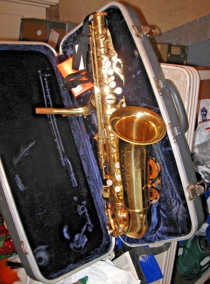 VINTAGE CONN ALTO SAXOPHONE GOLD & CONN HARDSHELL CASE SERIAL NUMBER N63035 USED