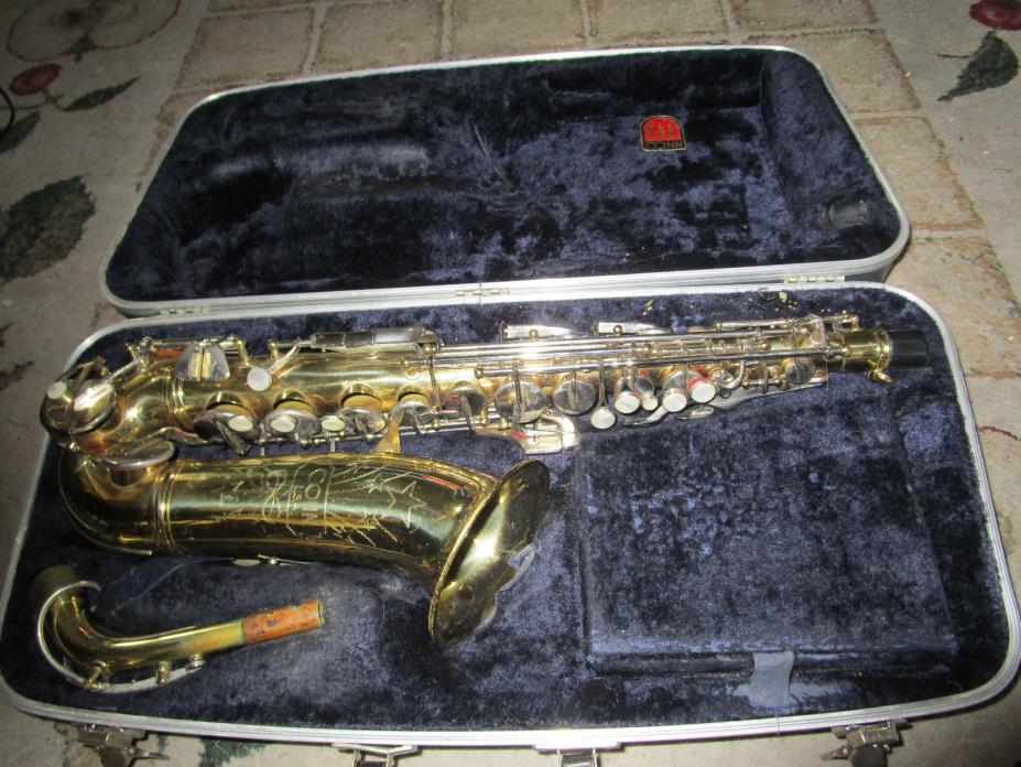 CONN SHOOTING STAR SAXOPHONE W/CASE AND ACCESSORIES