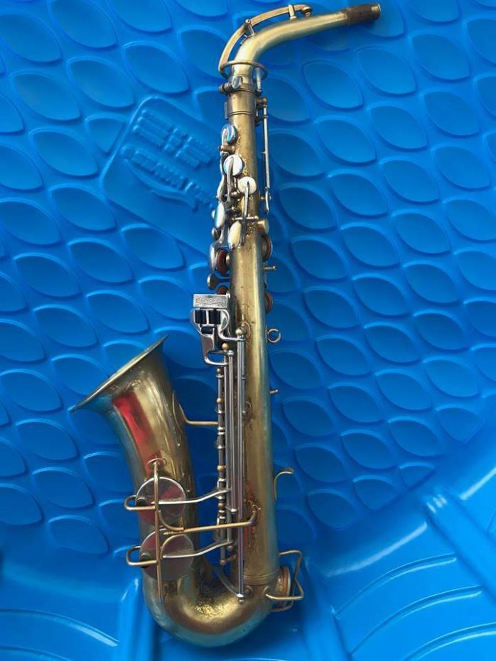 Buescher Aristocrat Alto Sax  Musical Instrument Saxophone Serial:113105 / S-33?
