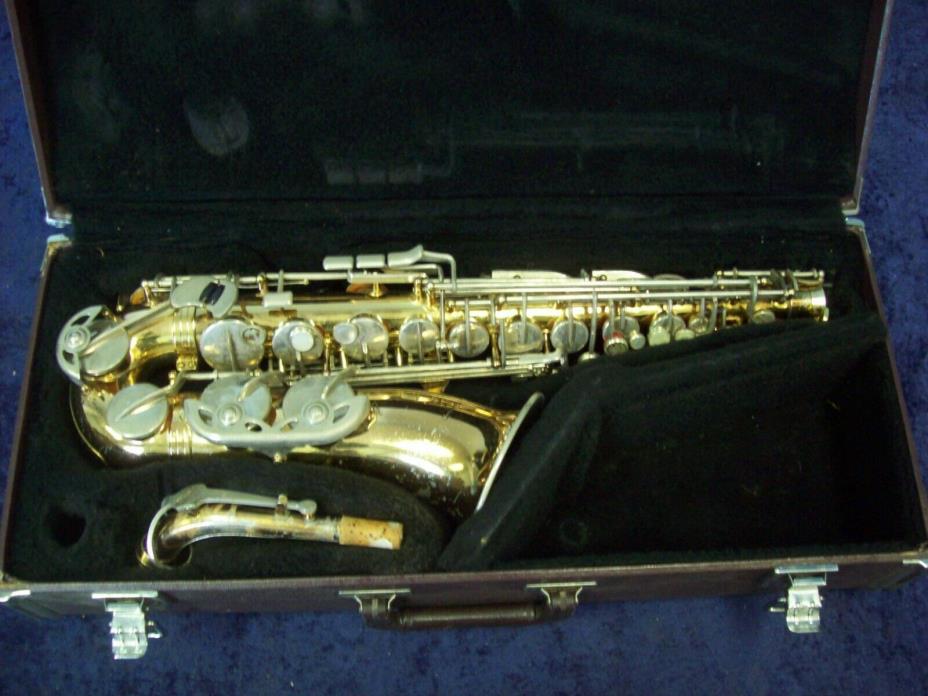 VITO ALTO SAXOPHONE + YAMAHA CASE