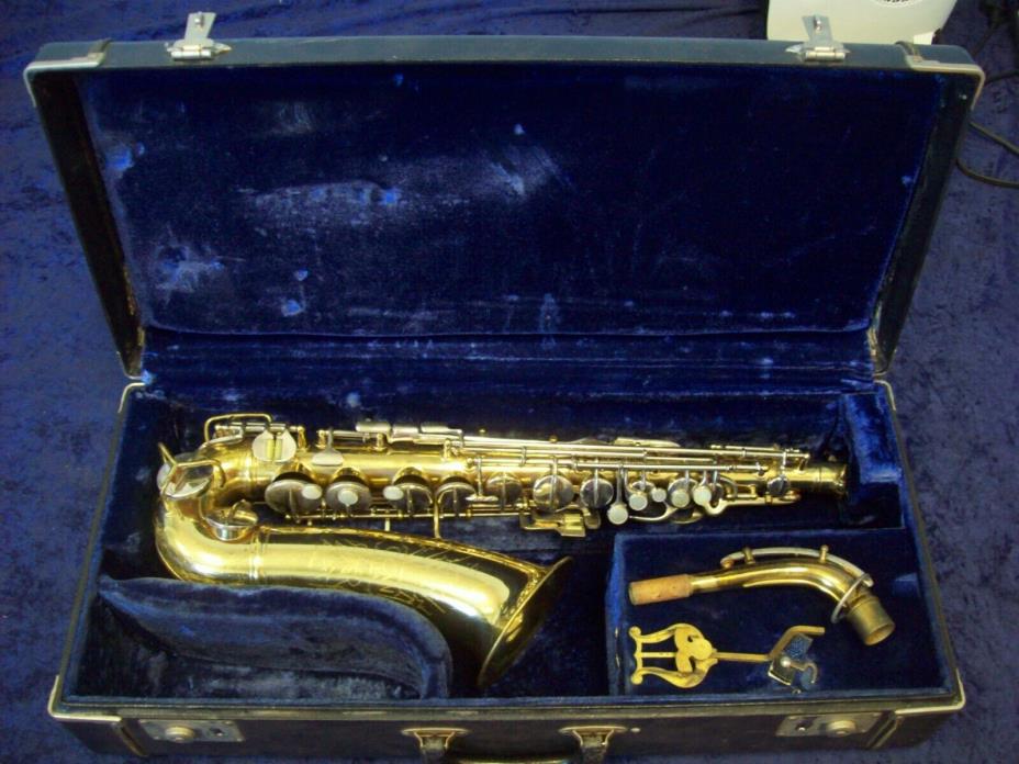 VINTAGE CONN U.S.A. SHOOTING STARS ALTO SAXOPHONE + LYRE + CASE