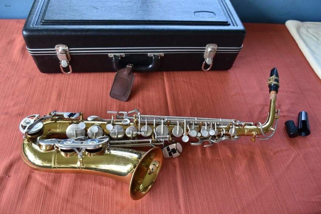 Bundy II Alto Saxophone w/Case and Goldentone mouthpiece