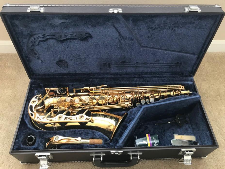 Yamaha-YAS-62 - Lacquered Brass Alto-Saxophone - With Hard Case