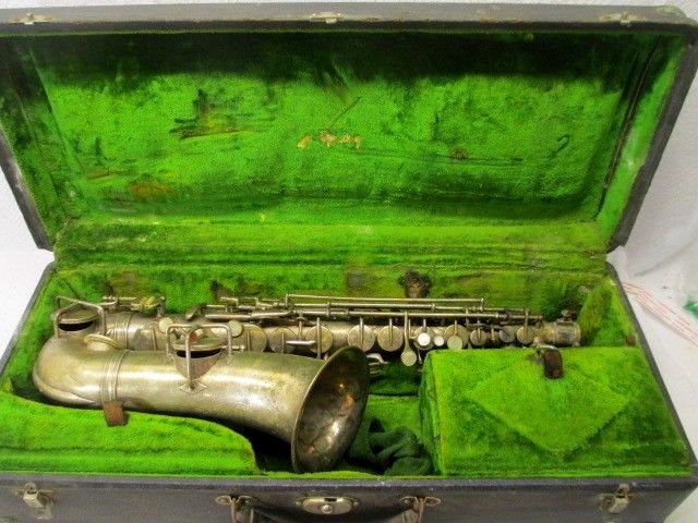 Vintage Frank Holton Elkhorn Wi Sax/Saxophone Eb Silver w/Case 1911 Ser # 13892