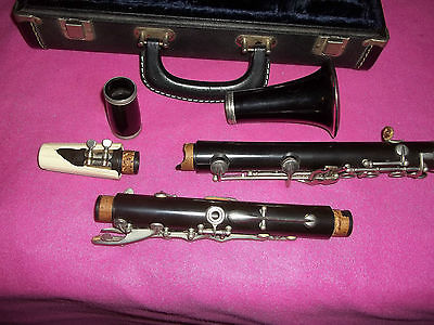 VINTAGE CONN CLARINET FOR REPAIR OR PARTS WITH CASE BEAUTIFUL