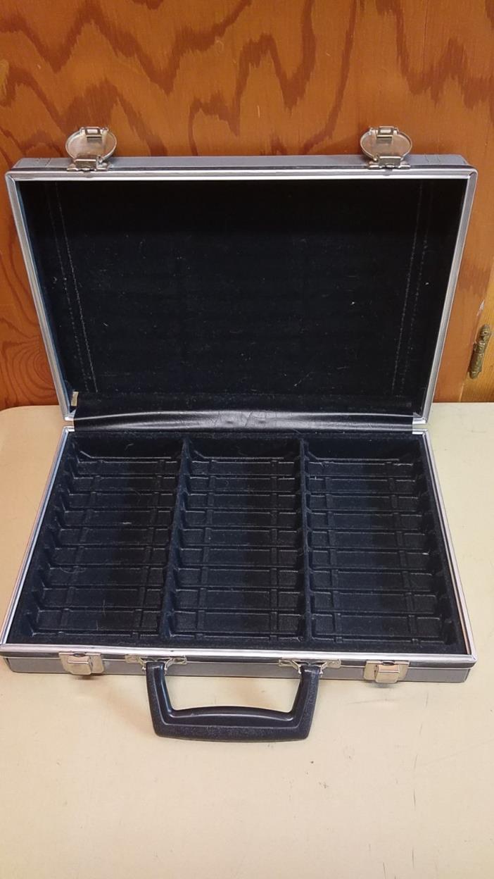 Vintage Cassette Tape Carry Case Briefcase Holds 30 Cassettes